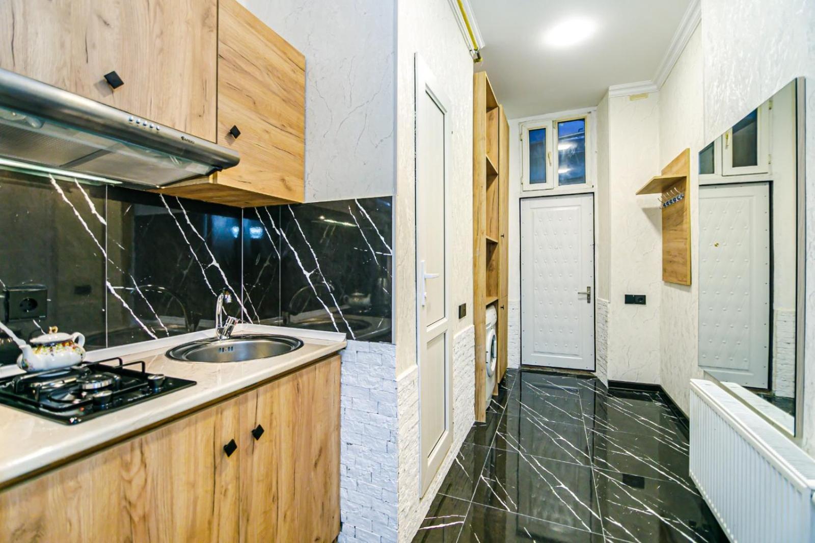 New Park Apartment *